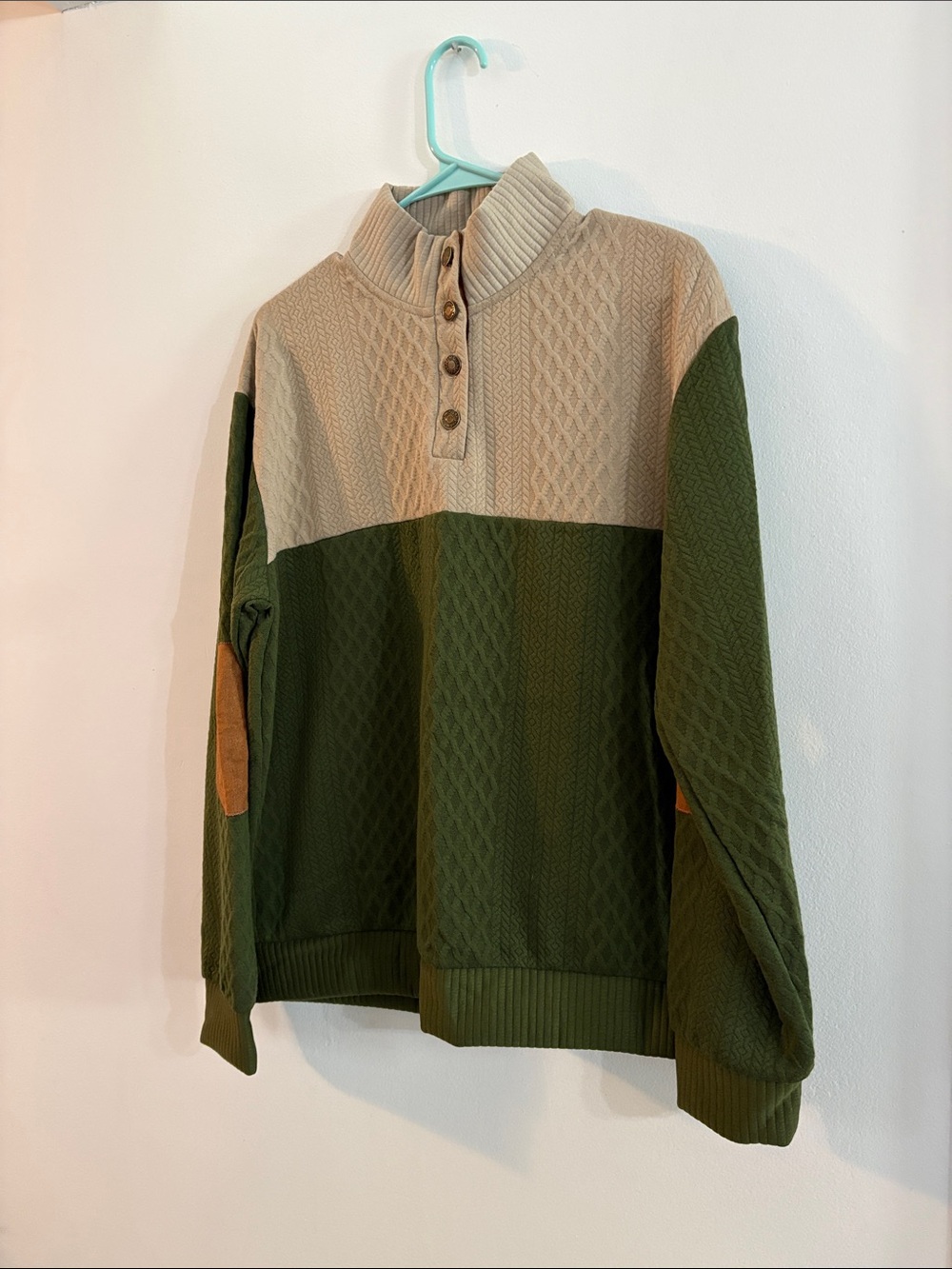Men's Two-Tone Olive and Beige Knit Pullover Sweater